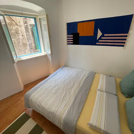 Der Charme Der Altstadt Apartamento Rovinj
